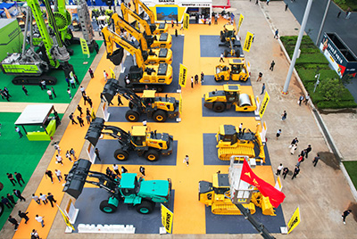 山推亮相第三届长沙国际工程机械展会（2023 CICEE），彰显山推作为工程机械排头兵的深厚底蕴。